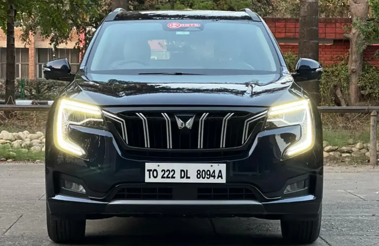 Mahindra XUV700 AX7 AWD AT DSL