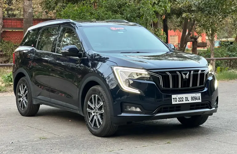 Mahindra XUV700 AX7 AWD AT DSL