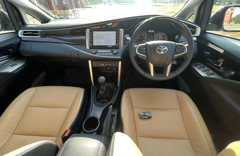 Toyota Innova Crysta ZX MT 7 STR DSL