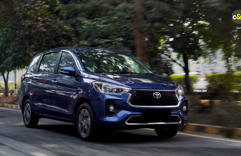 Toyota Rumion V MT 7 STR Ptl