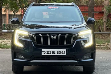 Mahindra XUV700 AX7 AWD AT DSL